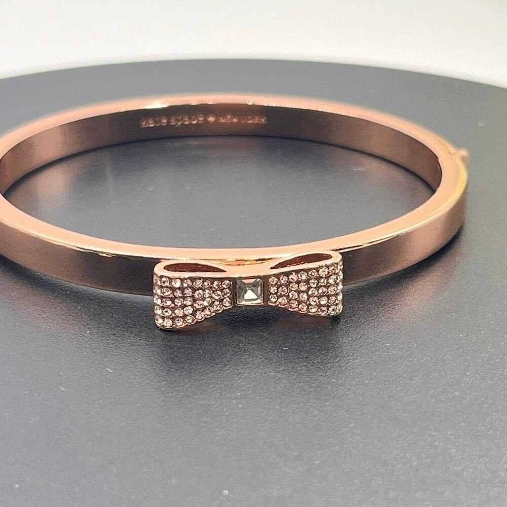 Kate Spade New York Ready‎ Set Bow Bangle Hinged Bracelet (Clear/ Rose Gold)